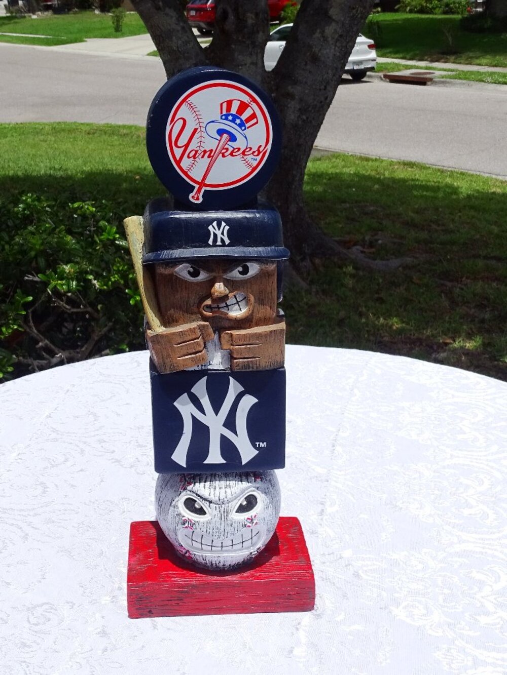 New York Yankees Tiki Totem Statue, Hand Painted 14 1/2" Tall